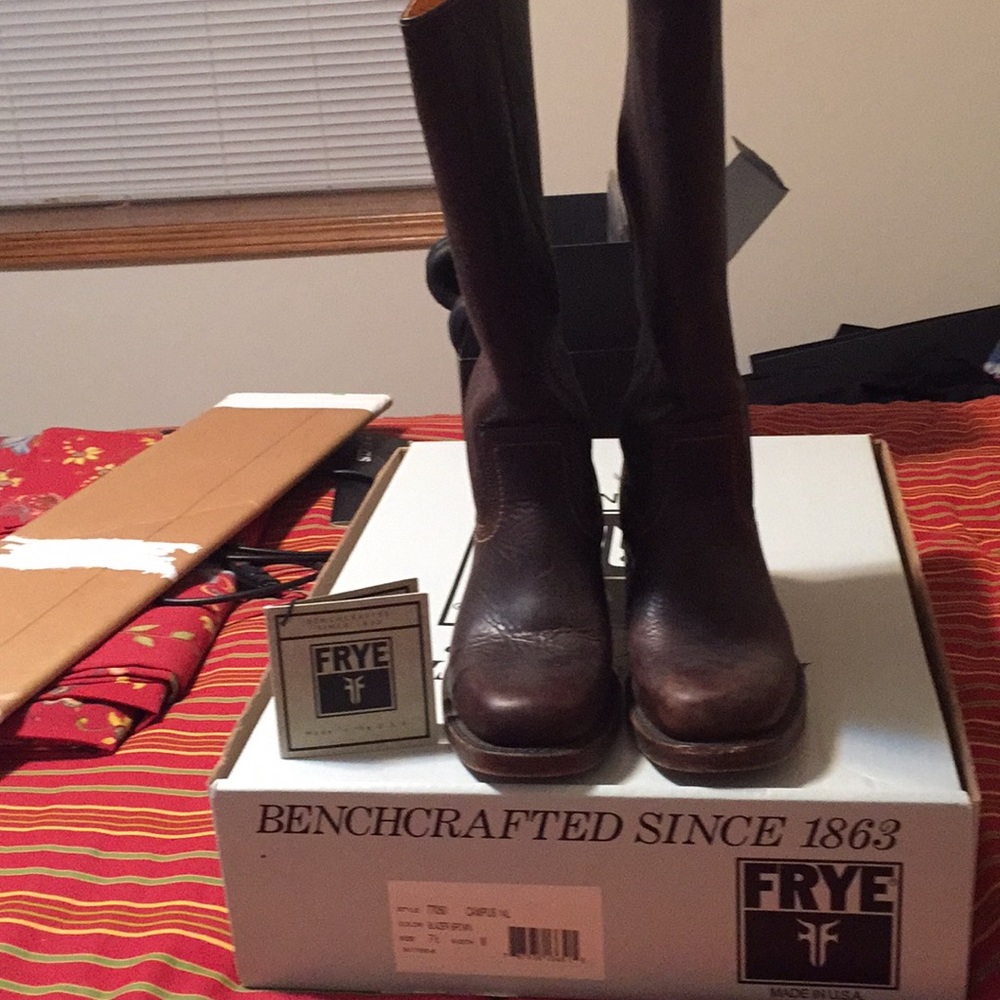 Boots - hardly worn. BeAutiful and comfortable.